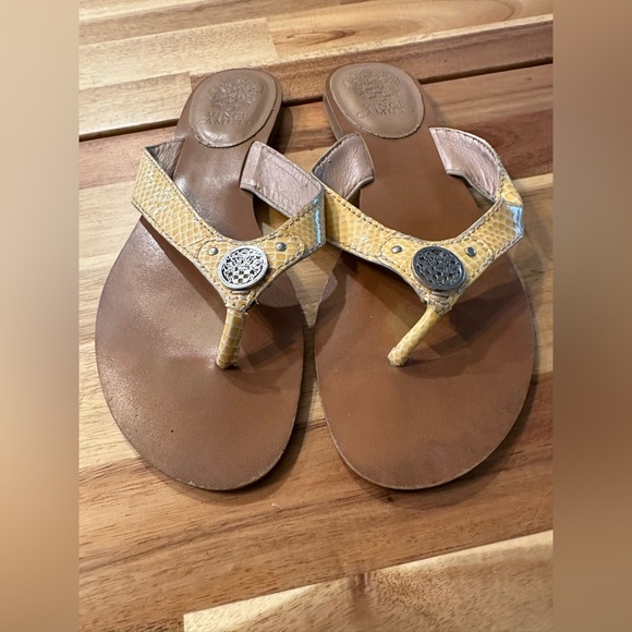 Vince Camuto Women’s Flip Flops | Size 7 - Picture 9 of 12